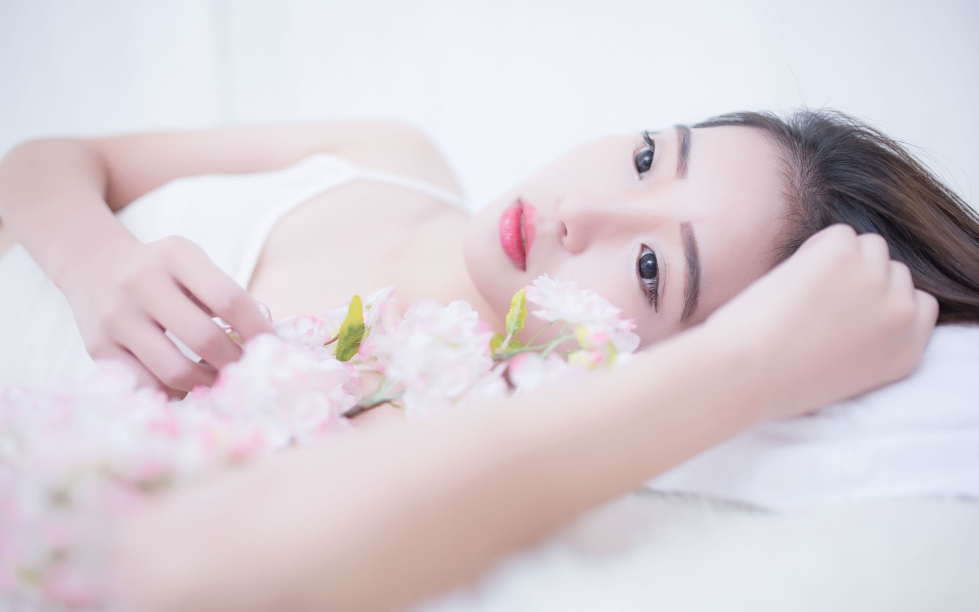 北方持续高温 三亚“清凉一夏”受亲子游欢迎